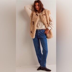 NWT! Free People Zane Mid Rise Straight Leg Jeans Button Fly Denim. Size 28.